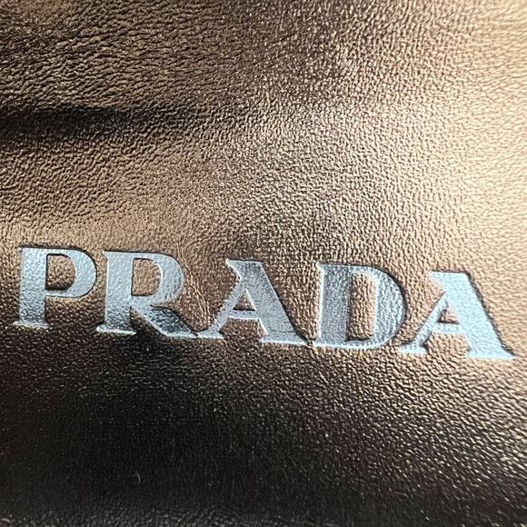 Beautiful PRADA gold leather flats - Picture 8 of 12